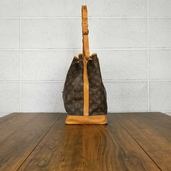 Louis Vuitton Monogram Noe Shoulder Bag - Picture 3 of 14